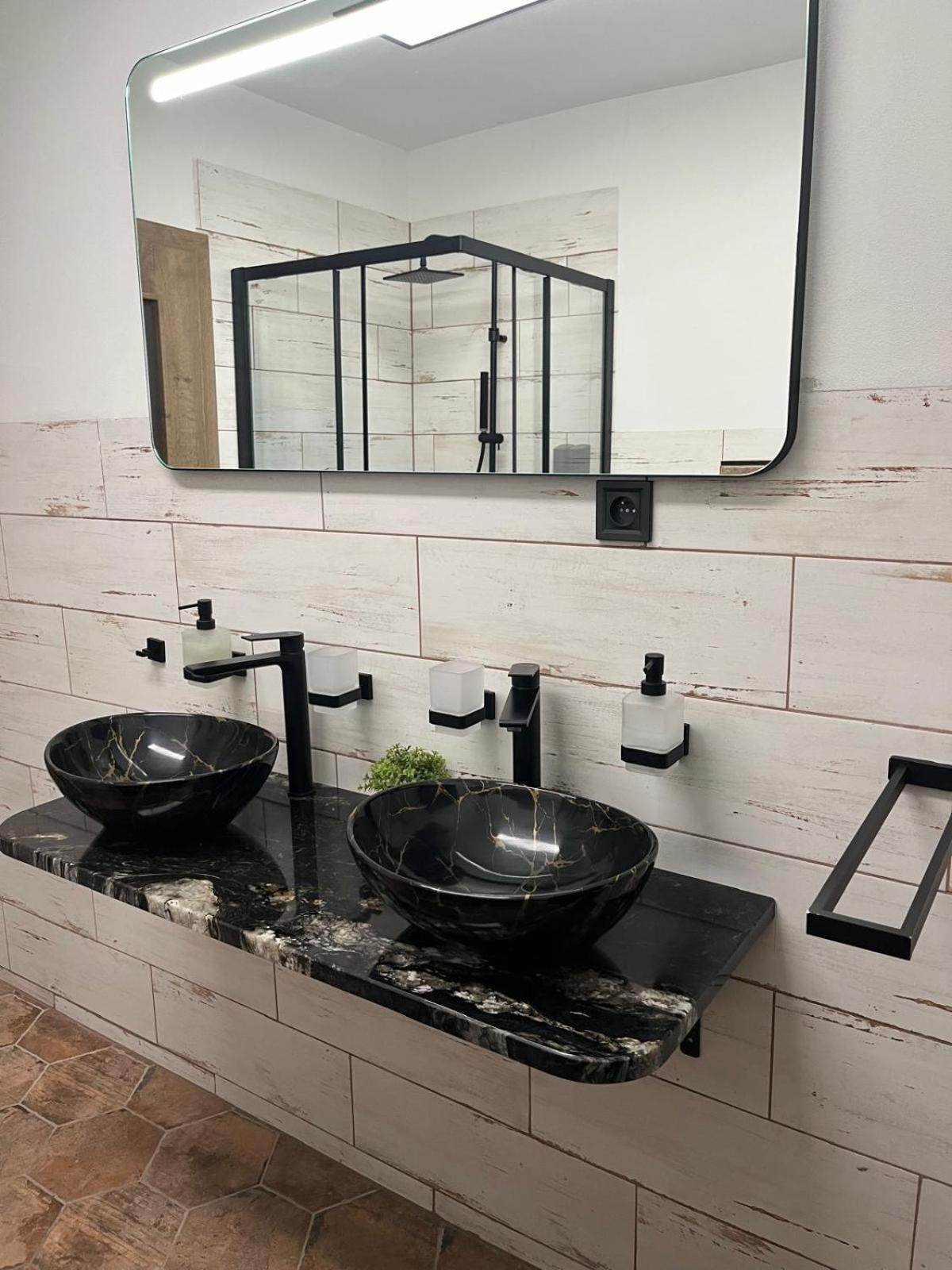 Iq Apartments Eperjes Kültér fotó