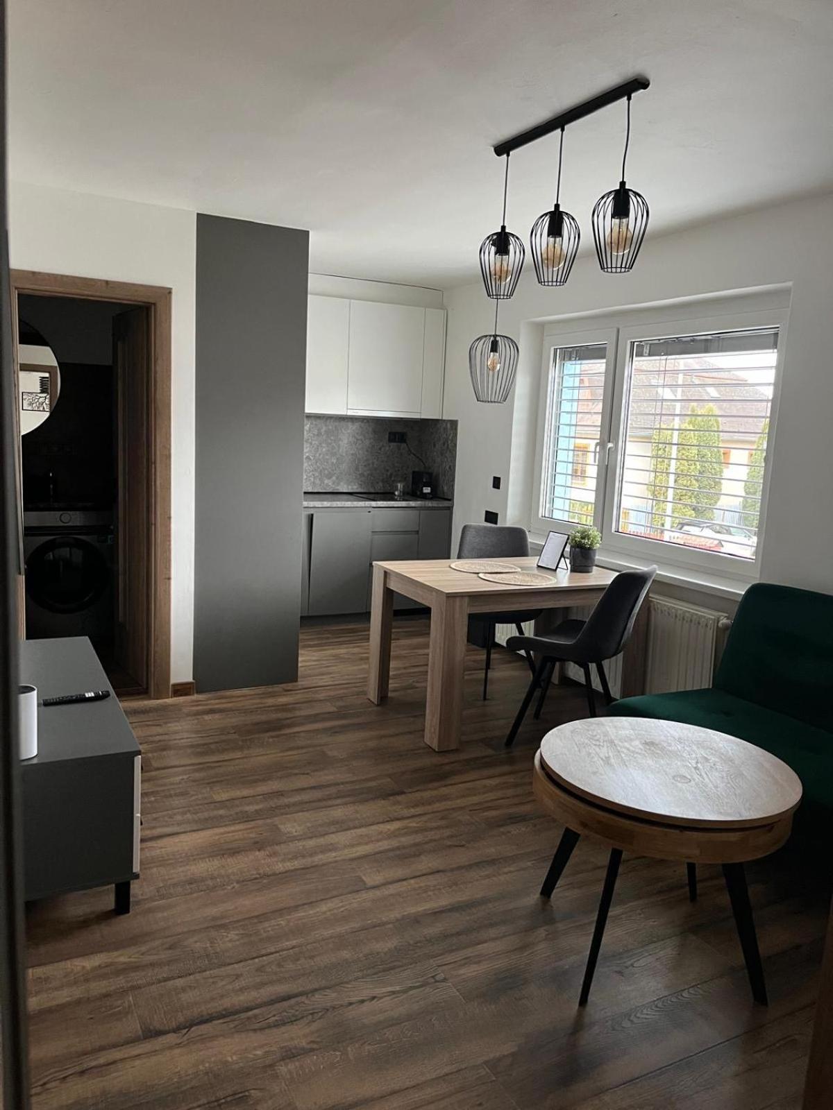 Iq Apartments Eperjes Kültér fotó