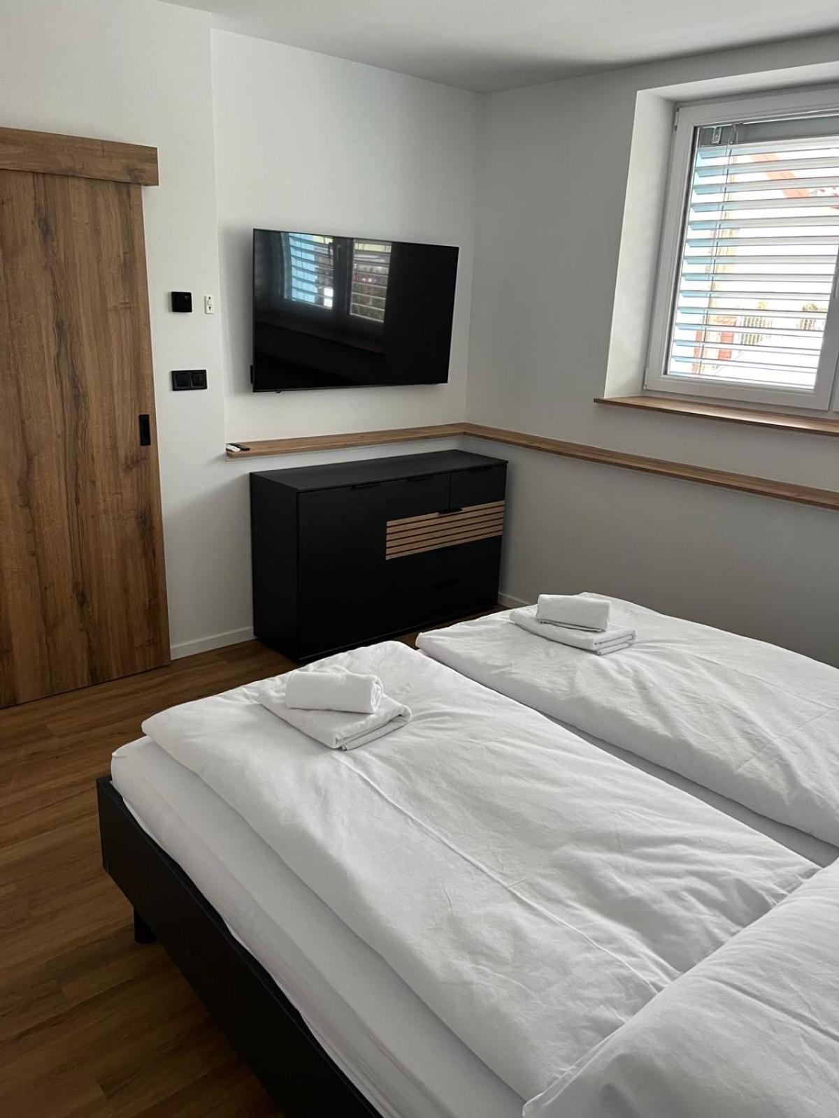 Iq Apartments Eperjes Kültér fotó
