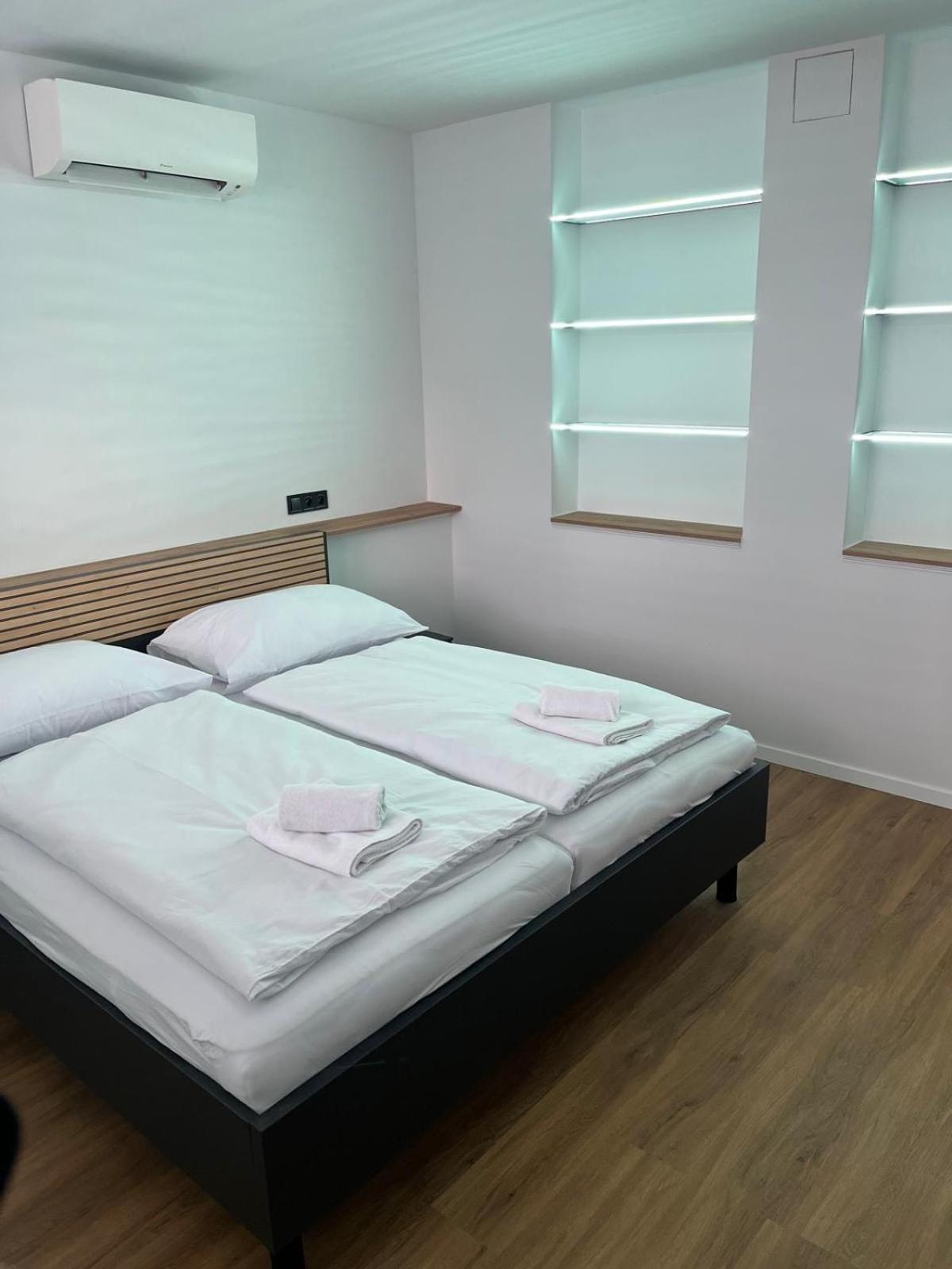 Iq Apartments Eperjes Kültér fotó