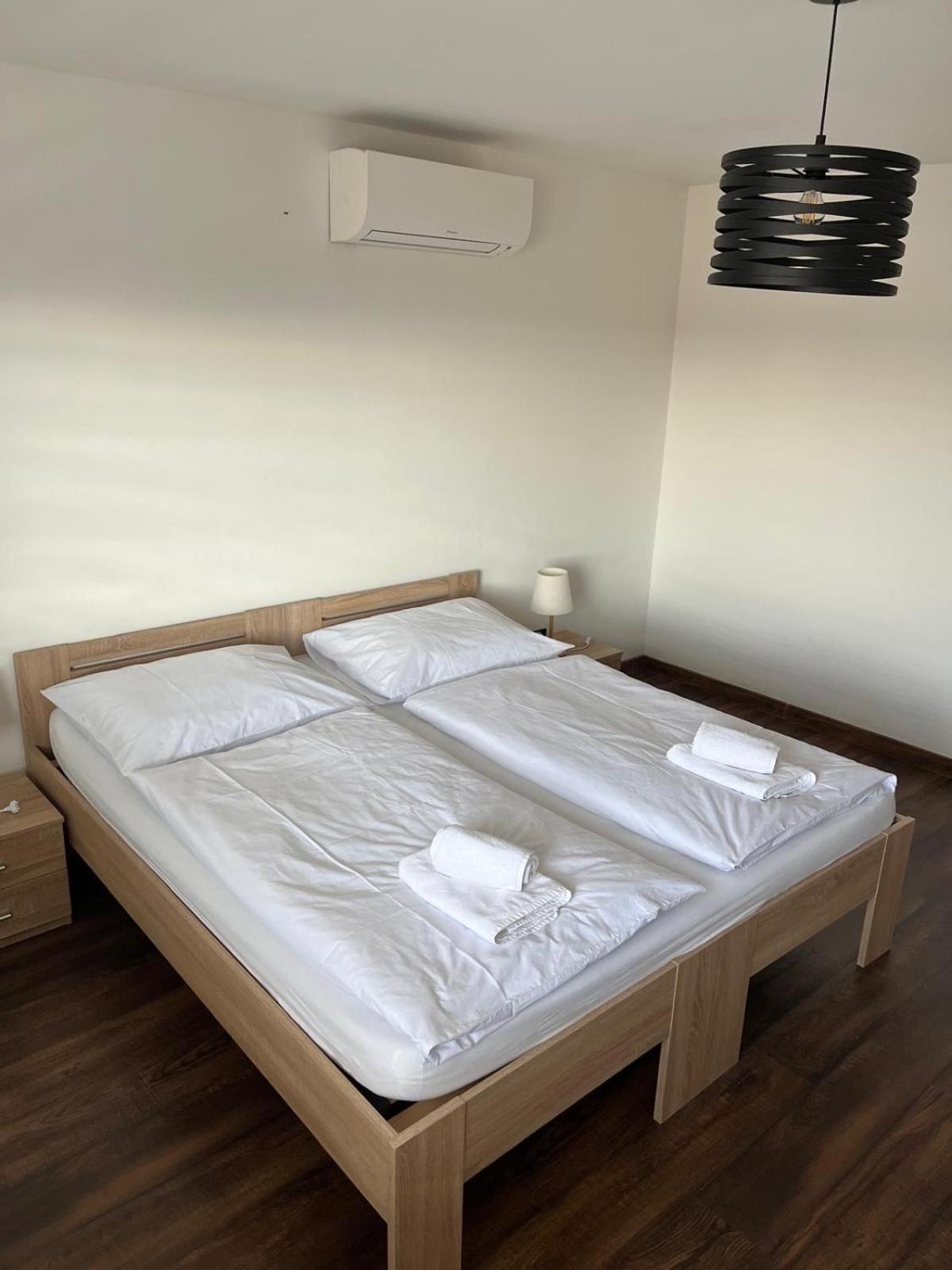 Iq Apartments Eperjes Kültér fotó